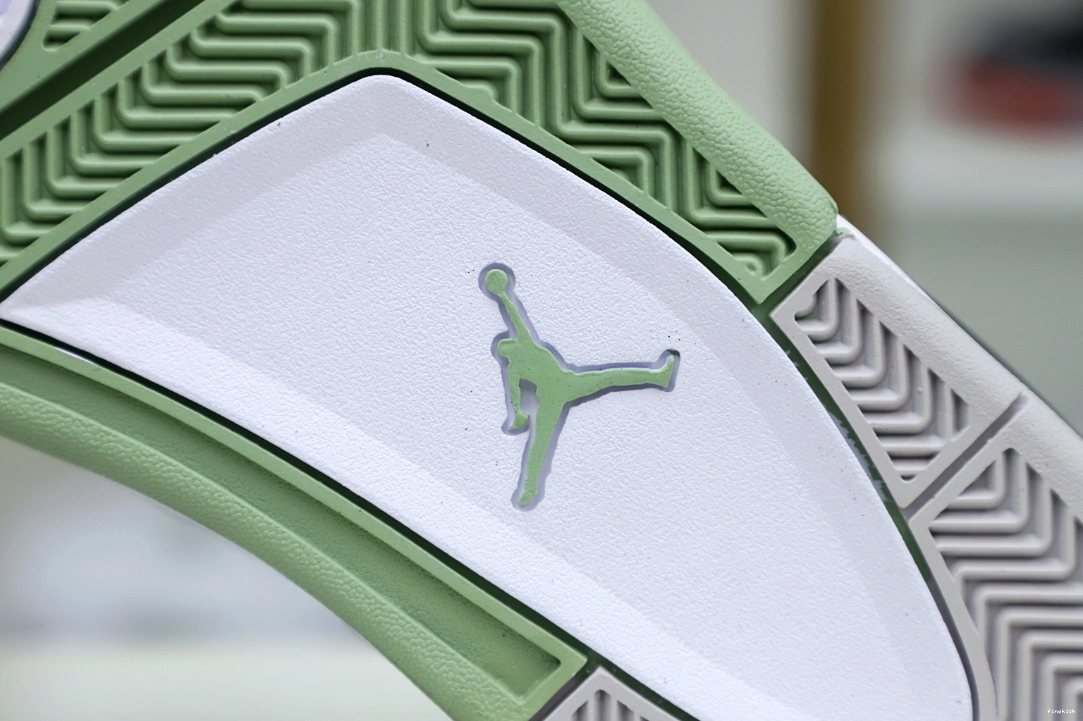 4 JORDAN AIR 